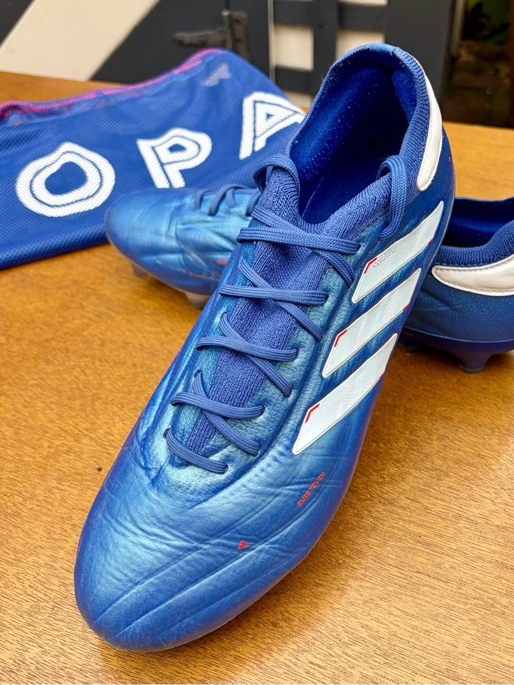 adidas Royal Blue Soccer Cleats with White Stripes 9M EUC